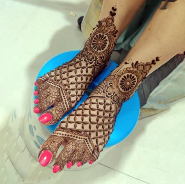 vinay mehandi artist bridal design