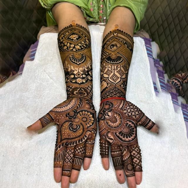 vinay mehandi artist bridal design