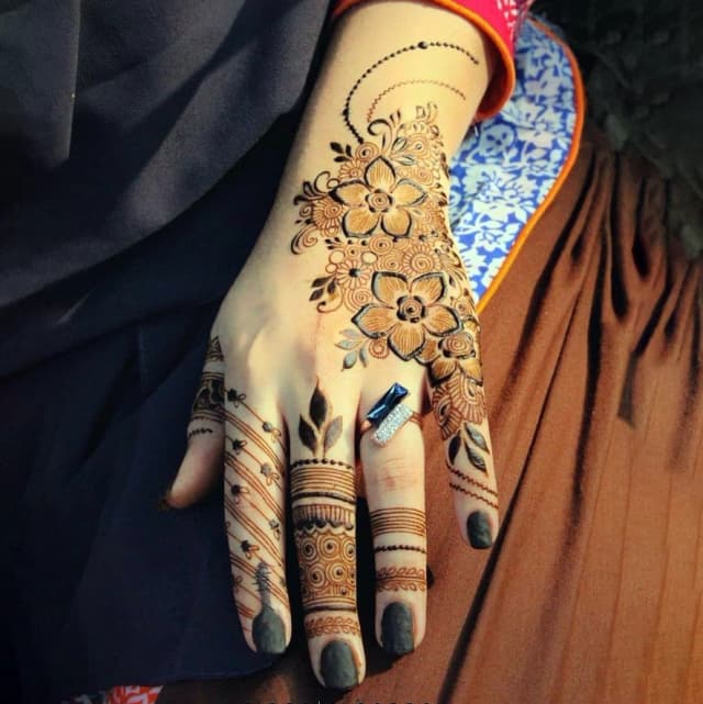 vinay mehandi artist bridal design